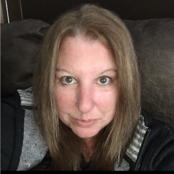 Meet your Posher, Pamela - Picture 1 of 1